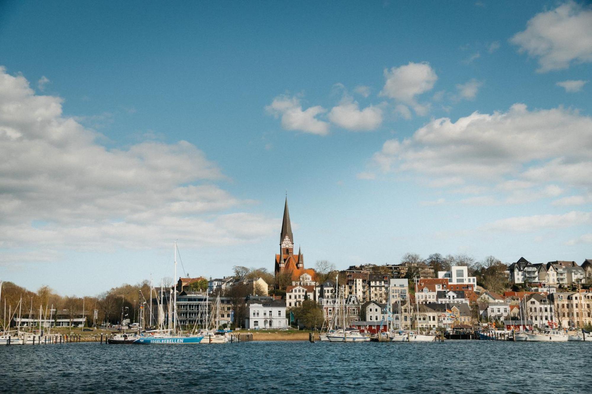 Grosses Apartment Mit 2 Balkonen Zentral Am Nordertor Flensburg Exteriör bild