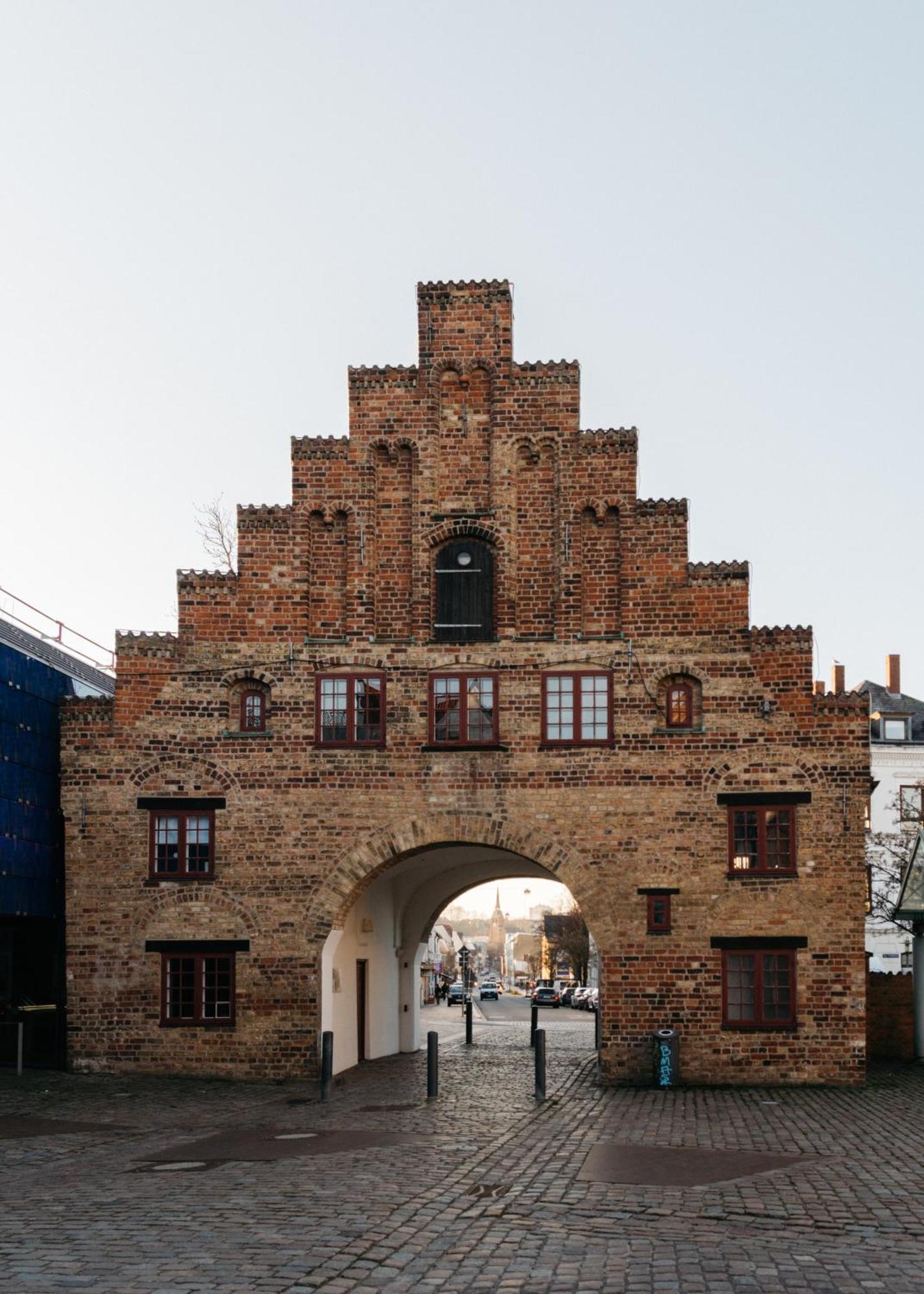 Grosses Apartment Mit 2 Balkonen Zentral Am Nordertor Flensburg Exteriör bild